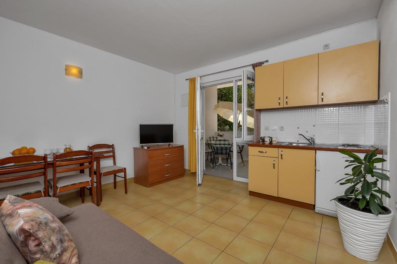 Apartments Marija Tucepi Exterior photo