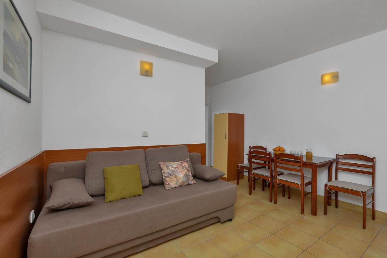 Apartments Marija Tucepi Exterior photo